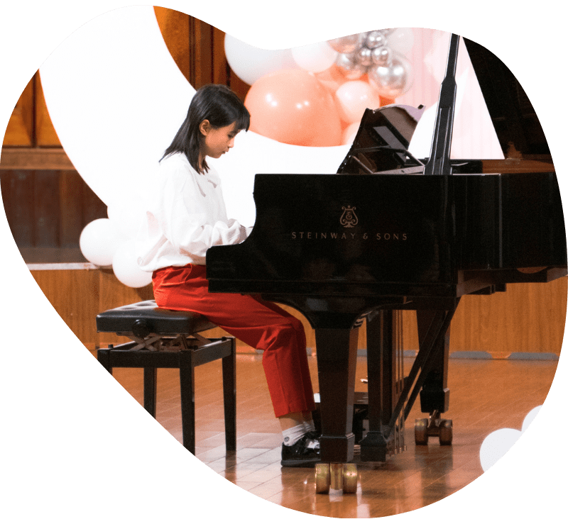 Màn biểu diễn piano của học viên khóa Semi-pro truyền cảm hứng